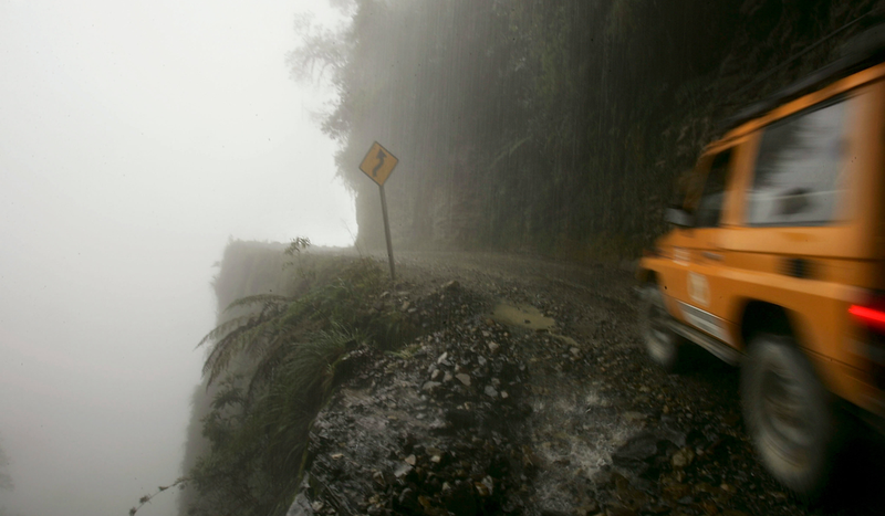 Illustration for article titled The Most Terrifying Roads In The World